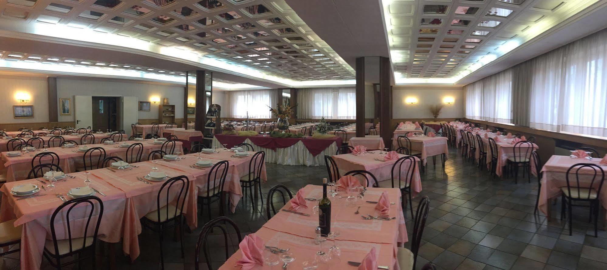 Hotel Tasso Camigliatello Silano Exterior photo